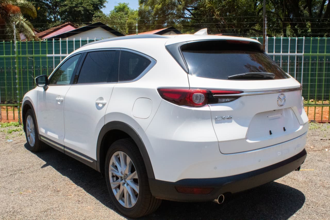 Vehicle photo thumbnail 11