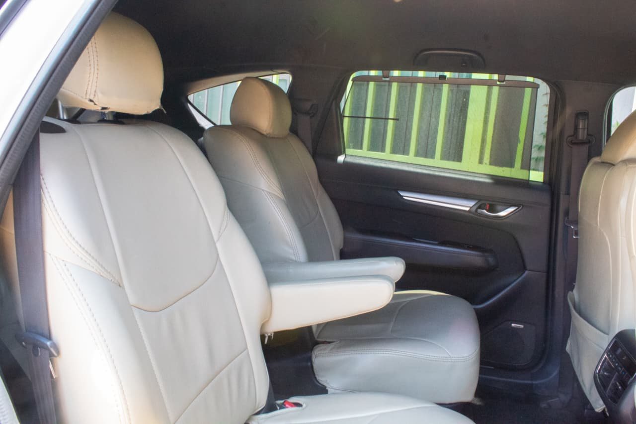 Vehicle photo thumbnail 8