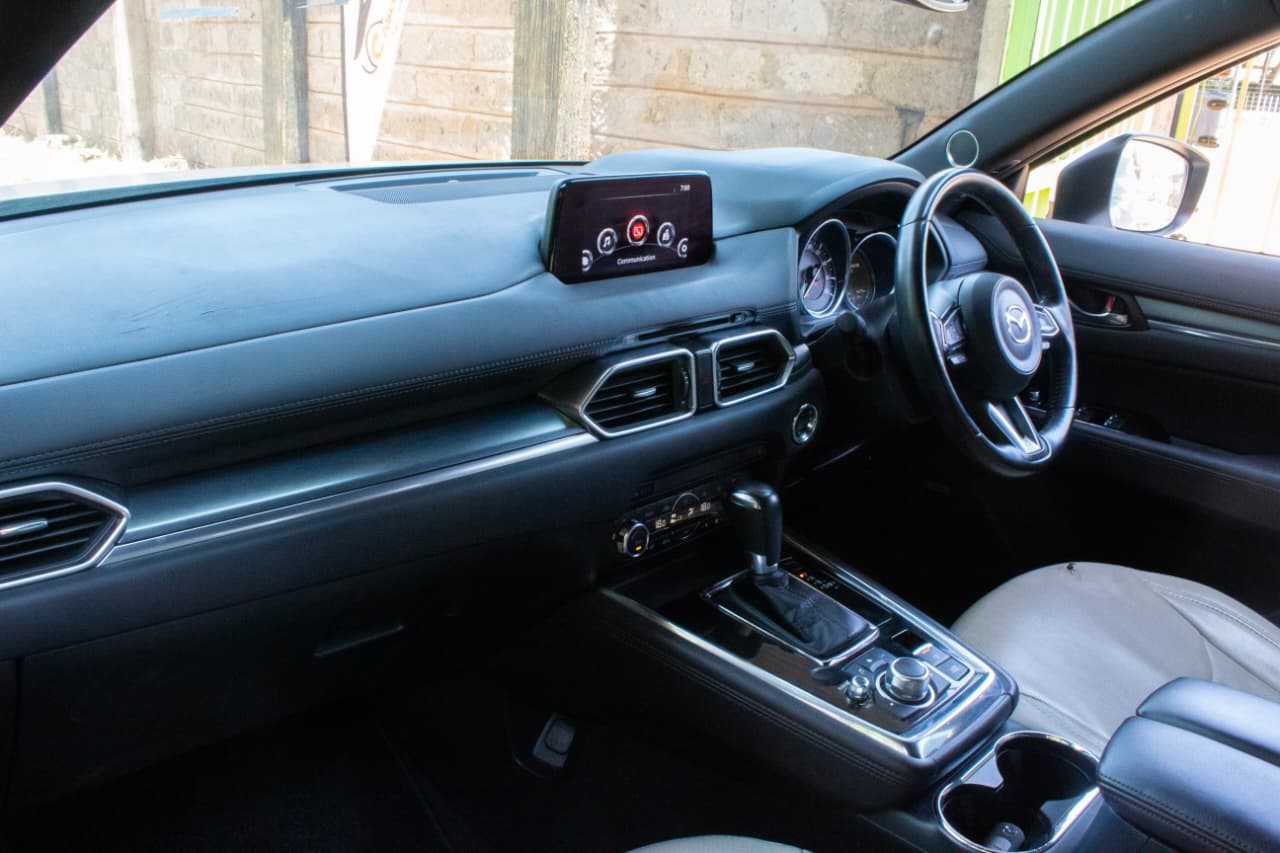 Vehicle photo thumbnail 6