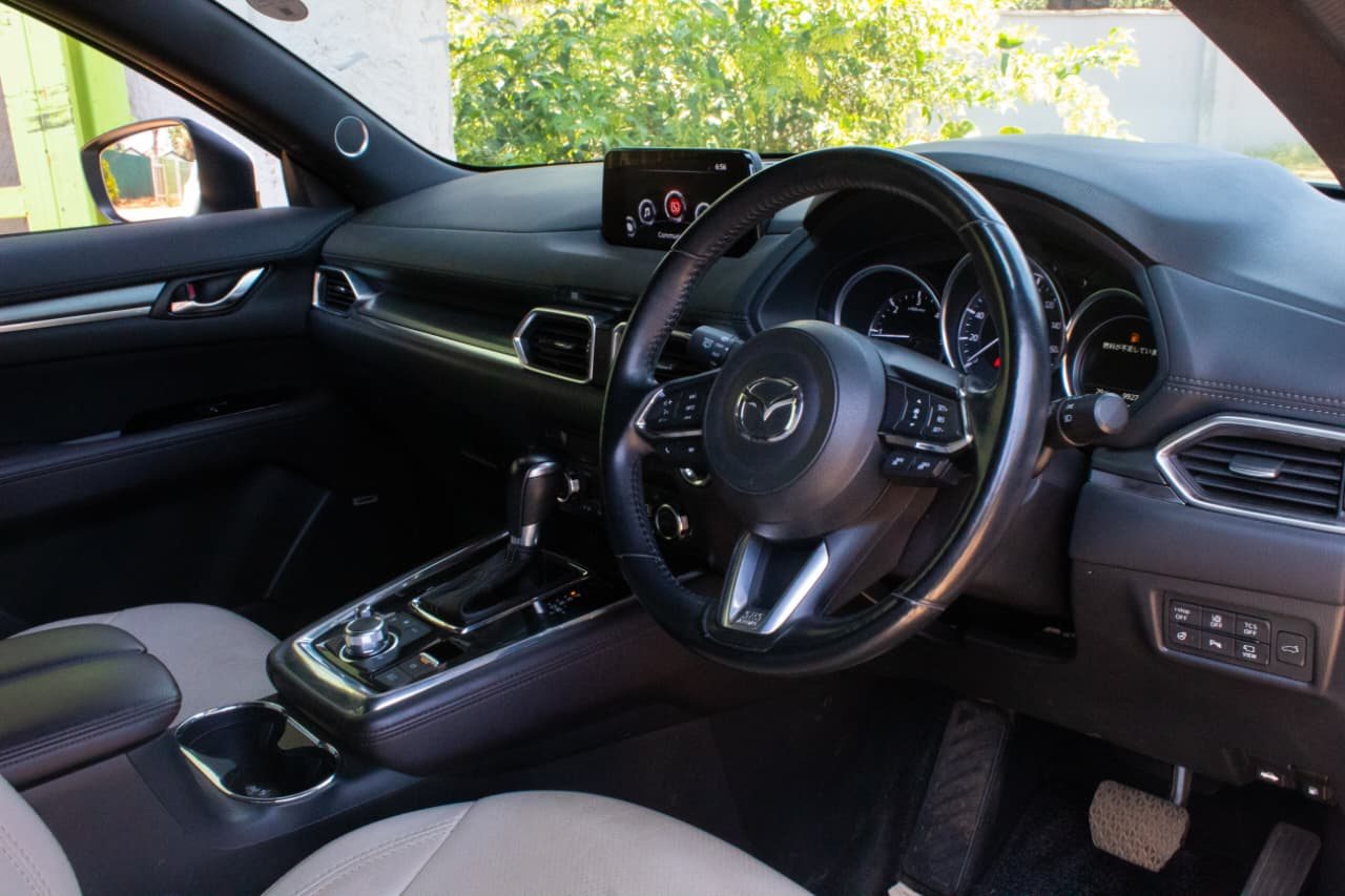 Vehicle photo thumbnail 5