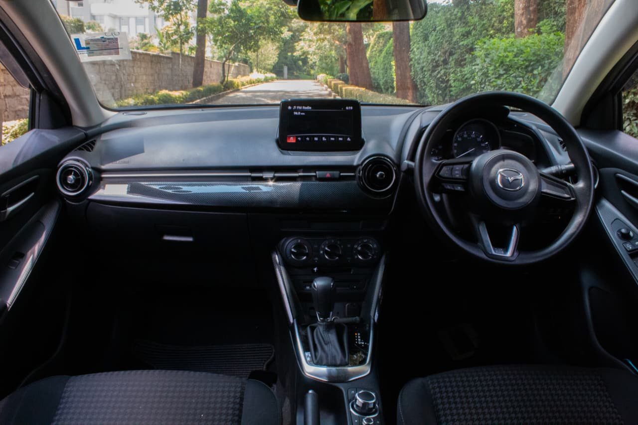 Vehicle photo thumbnail 3