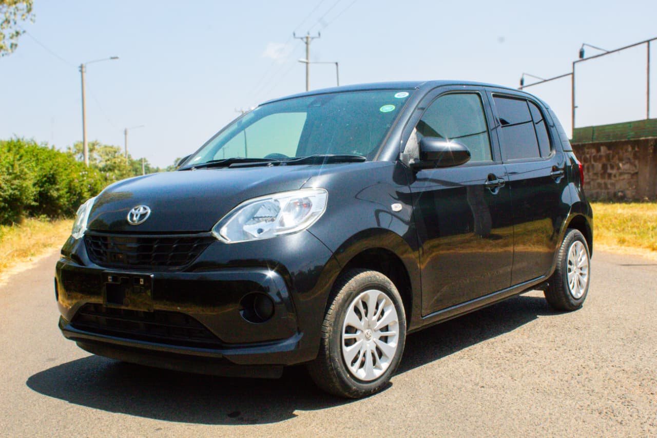 Vehicle photo thumbnail 7