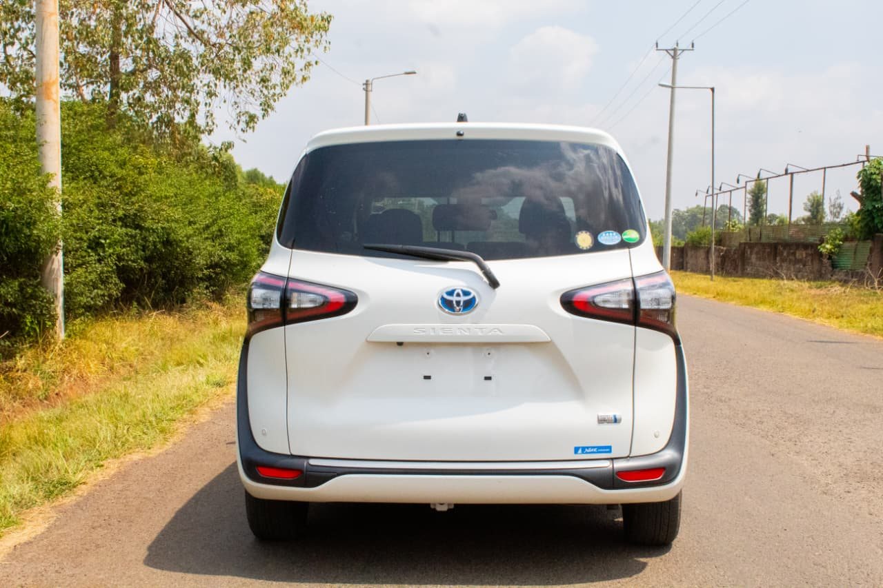 Vehicle photo thumbnail 9