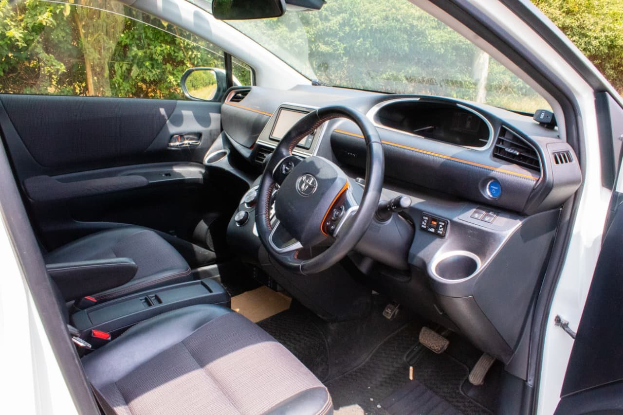 Vehicle photo thumbnail 3