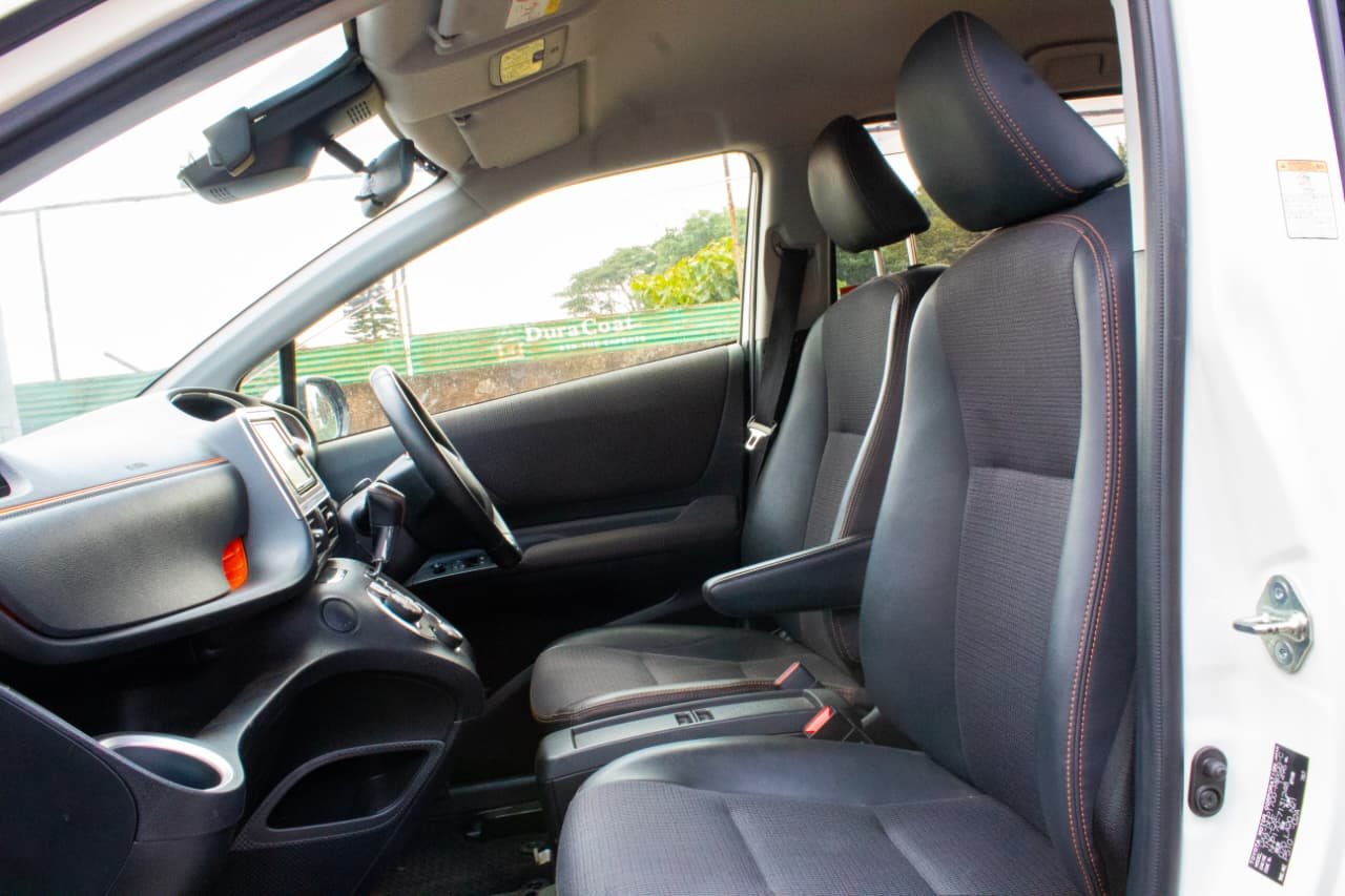 Vehicle photo thumbnail 5