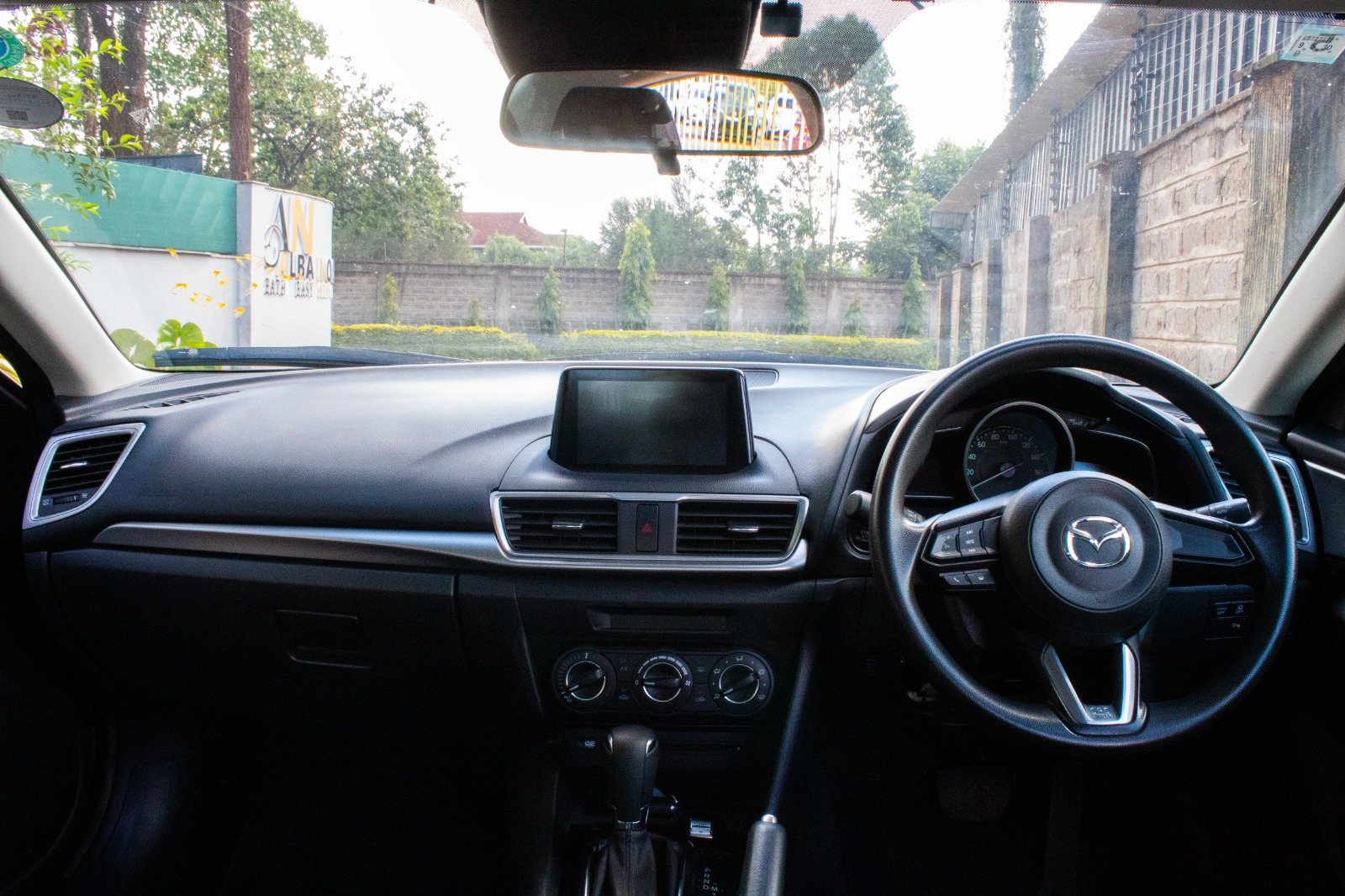 Vehicle photo thumbnail 2