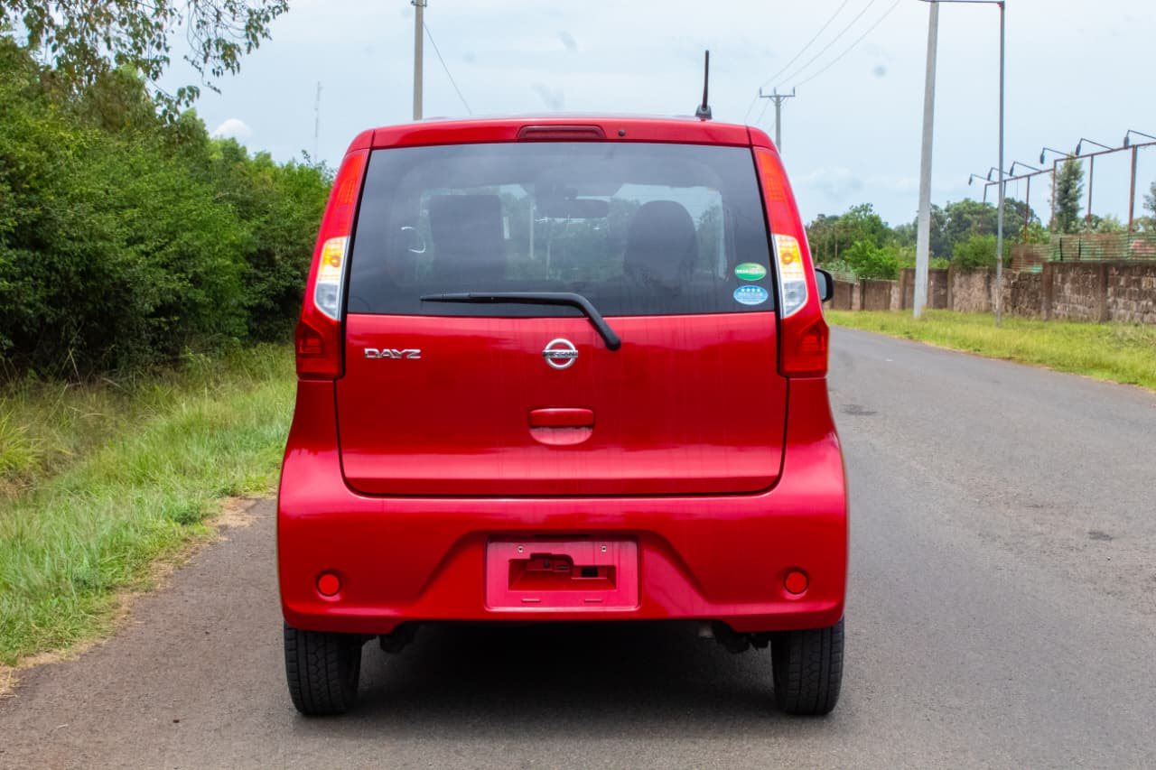 Vehicle photo thumbnail 13