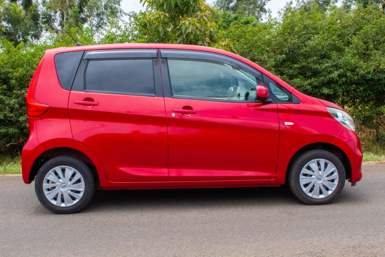 Vehicle photo thumbnail 10