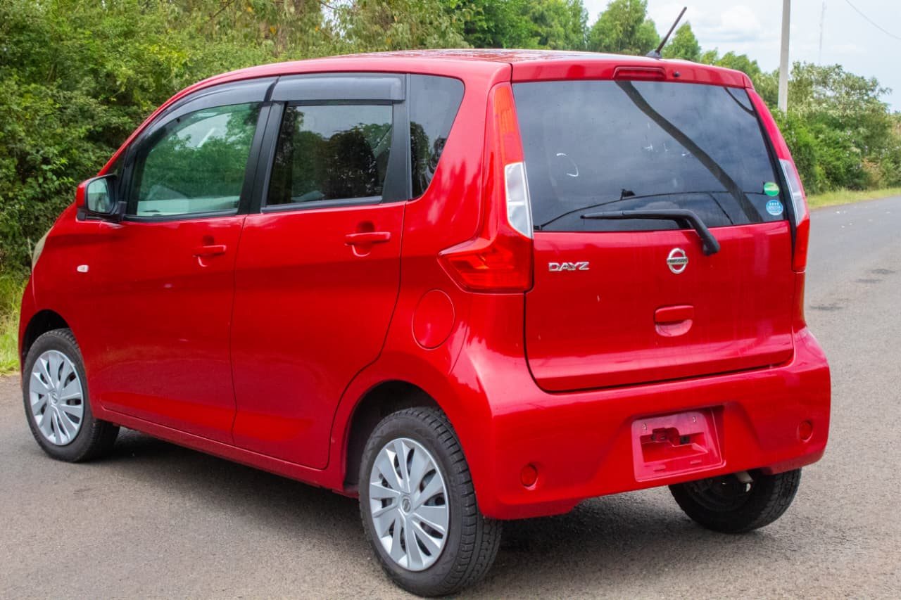 Vehicle photo thumbnail 12