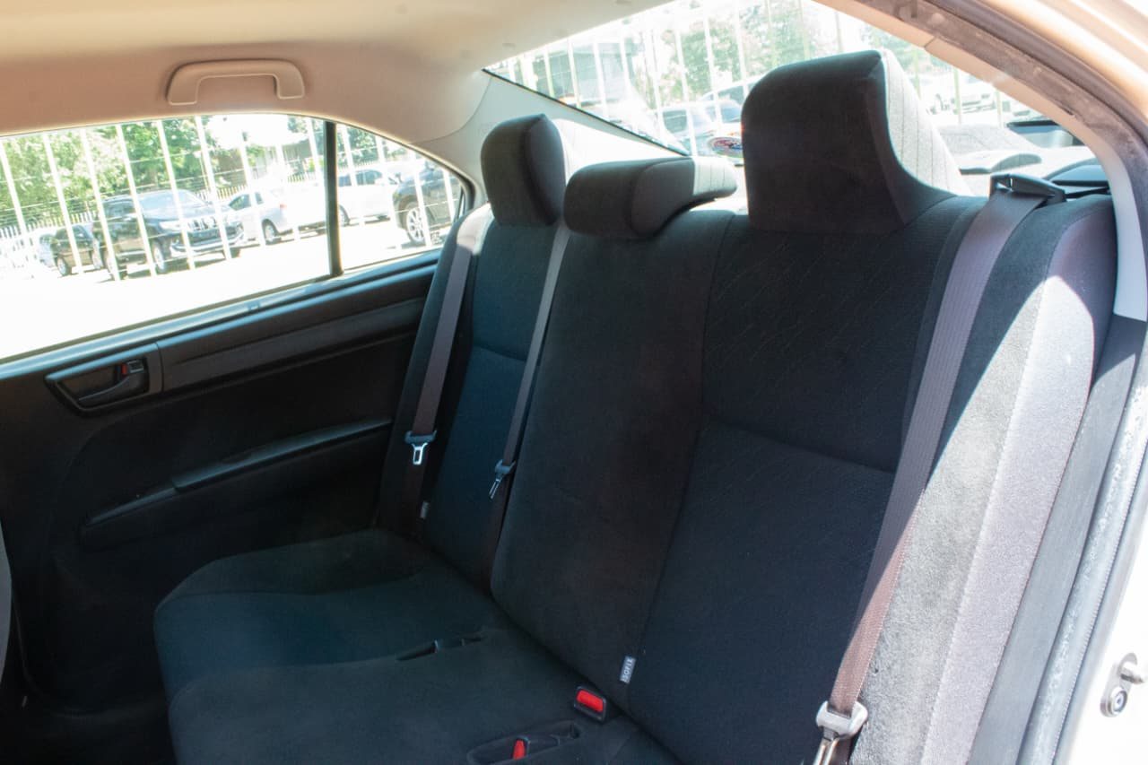 Vehicle photo thumbnail 9