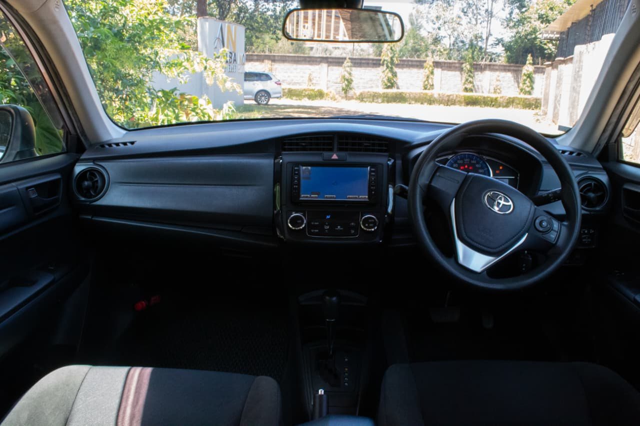 Vehicle photo thumbnail 4