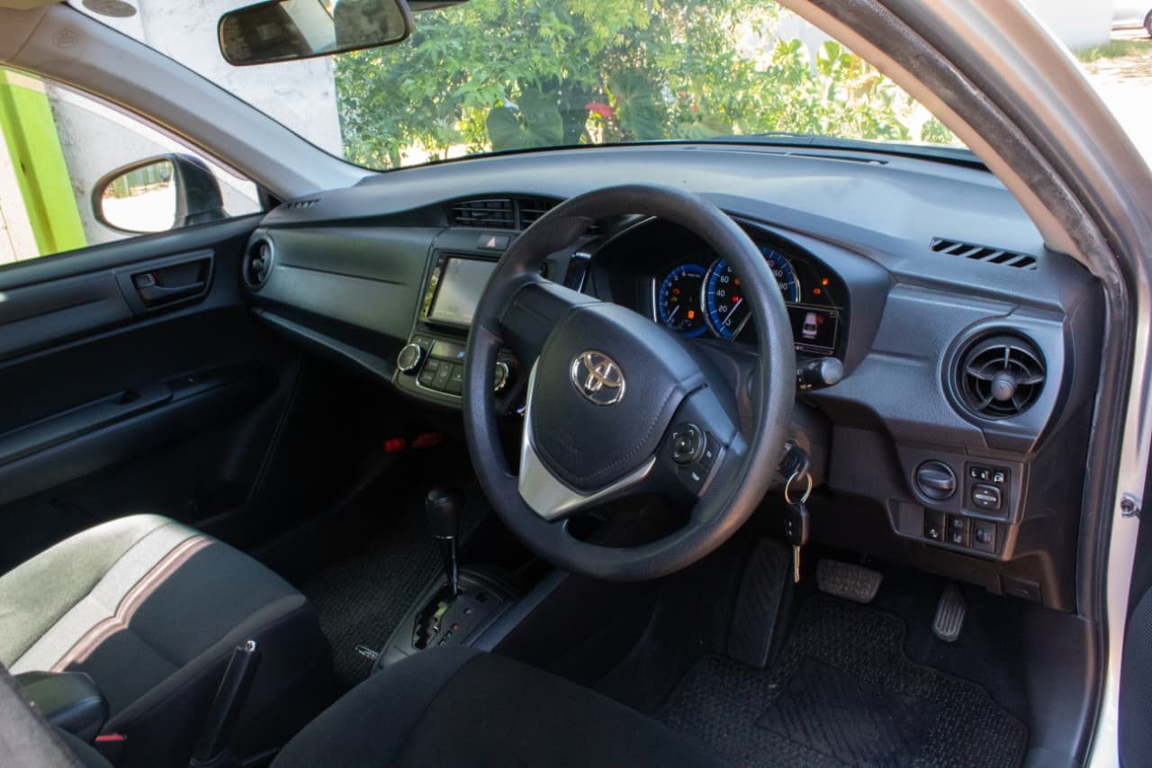 Vehicle photo thumbnail 5