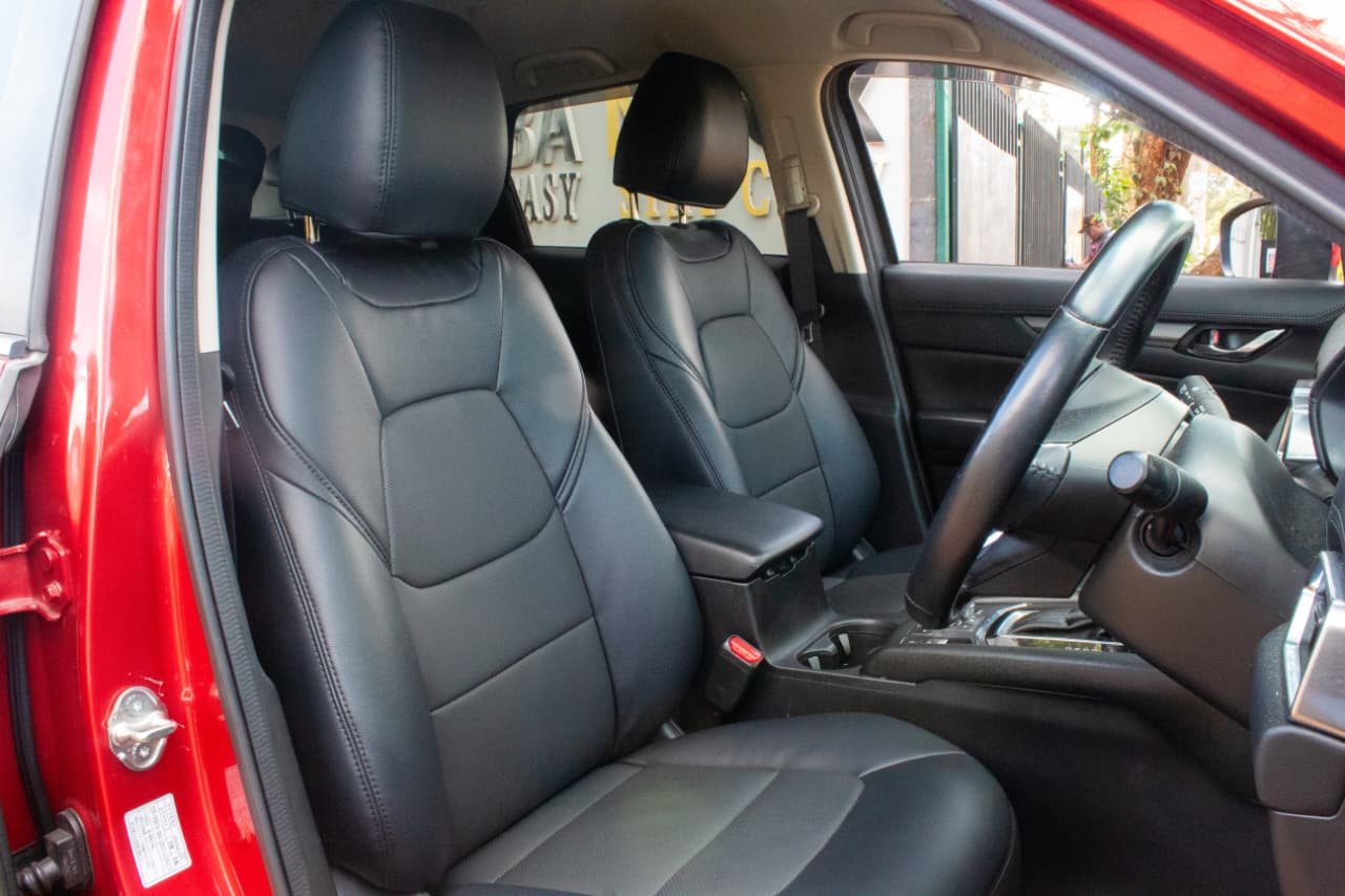 Vehicle photo thumbnail 6