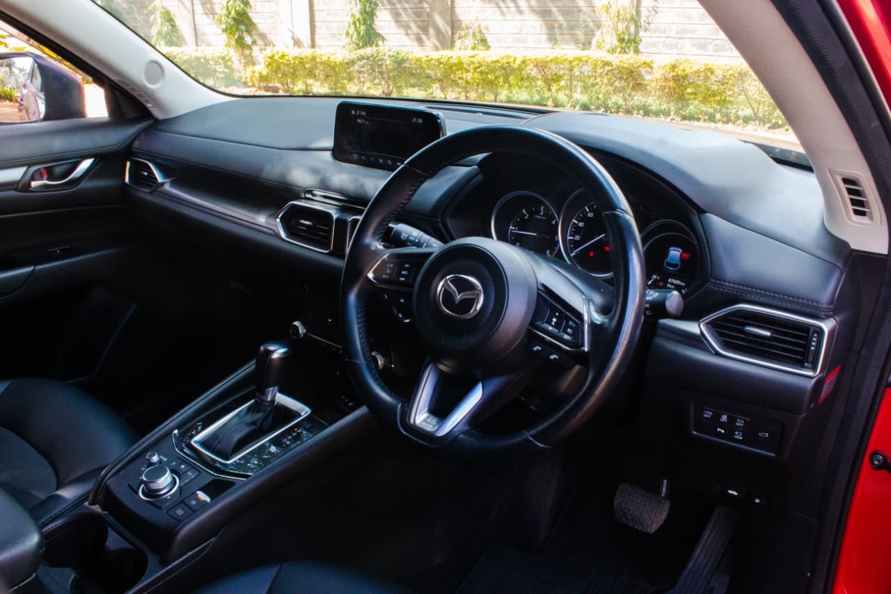 Vehicle photo thumbnail 5