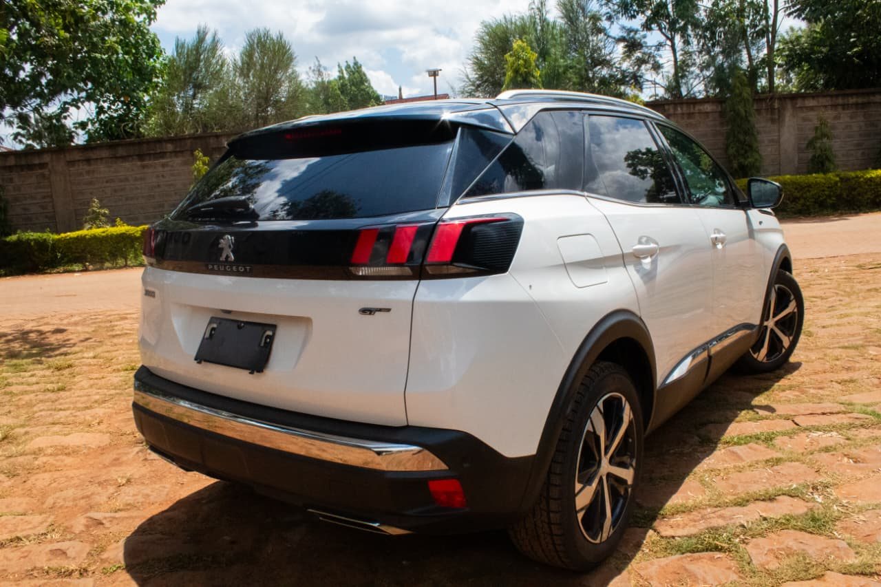 Vehicle photo thumbnail 12