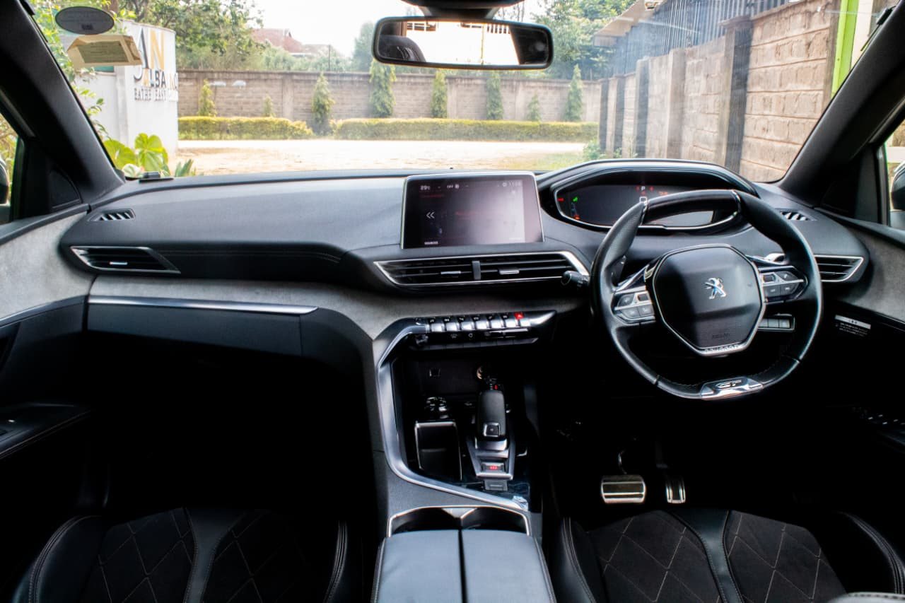 Vehicle photo thumbnail 4