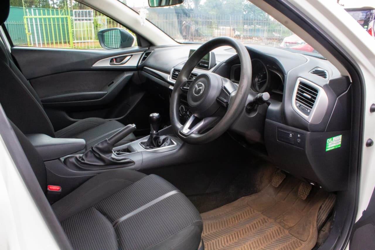 Vehicle photo thumbnail 3