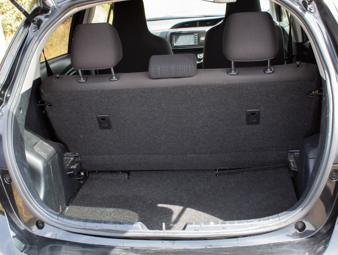 Vehicle photo thumbnail 6