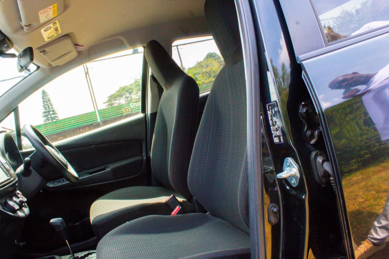 Vehicle photo thumbnail 4