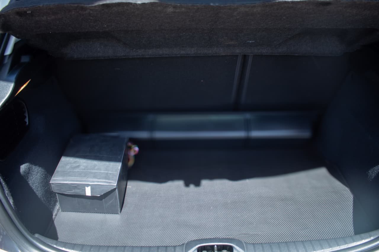 Vehicle photo thumbnail 9