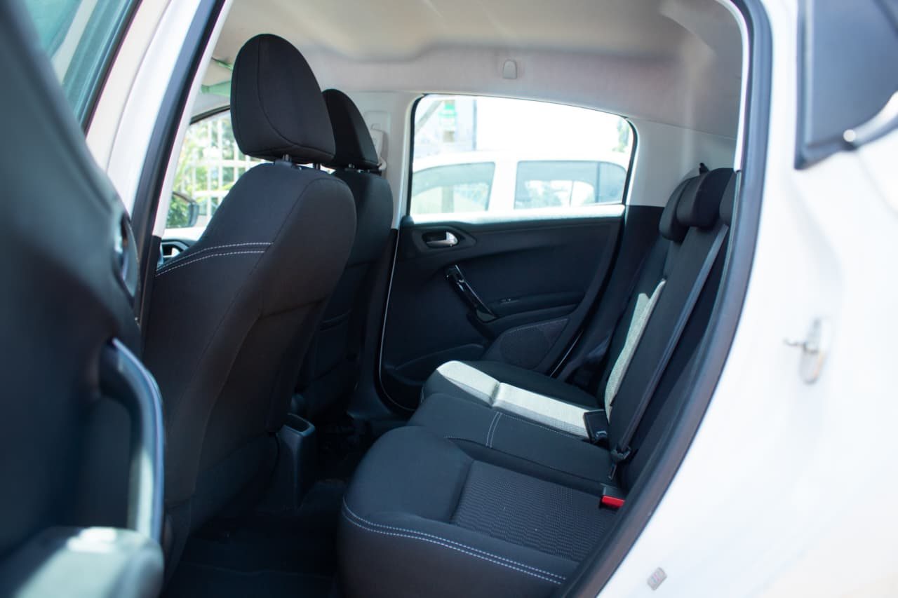 Vehicle photo thumbnail 7