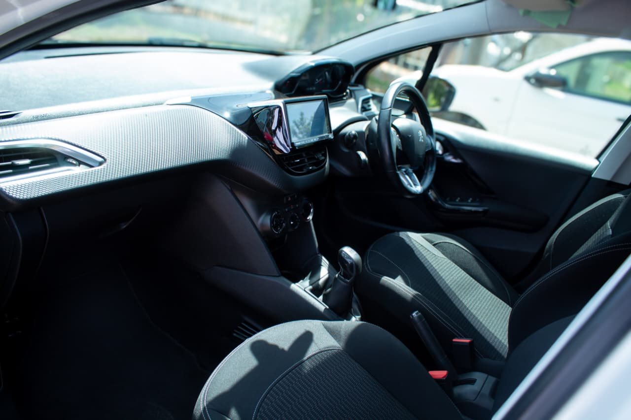 Vehicle photo thumbnail 5