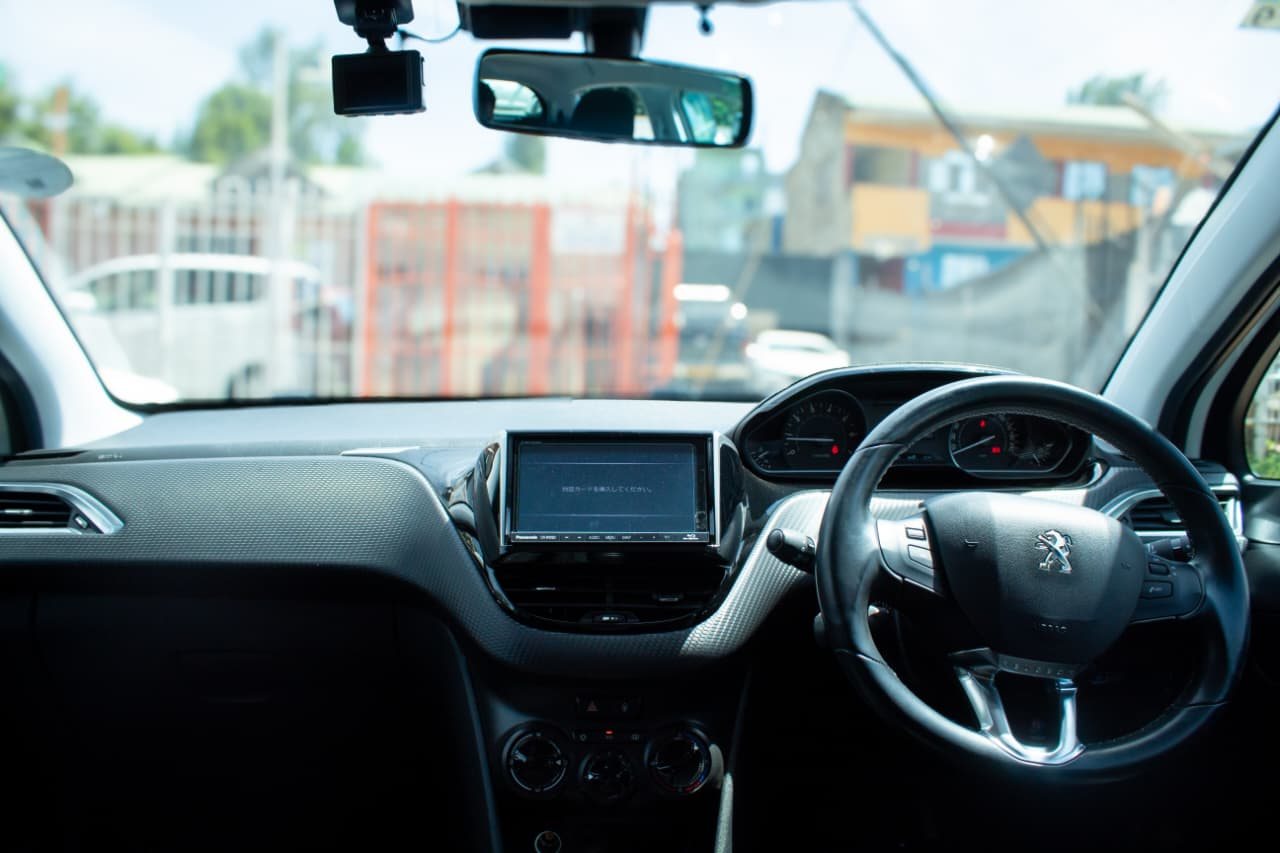 Vehicle photo thumbnail 3