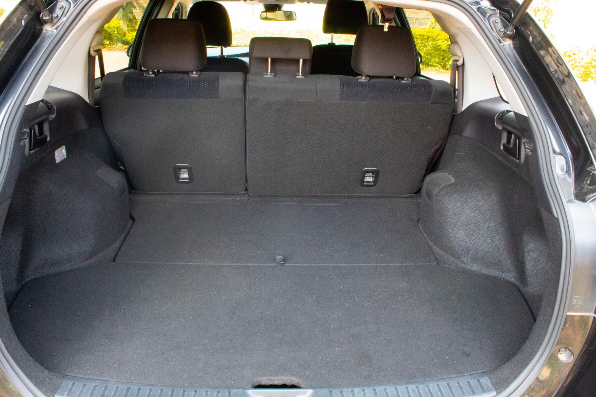 Vehicle photo thumbnail 10