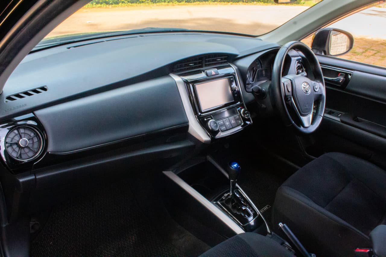 Vehicle photo thumbnail 5