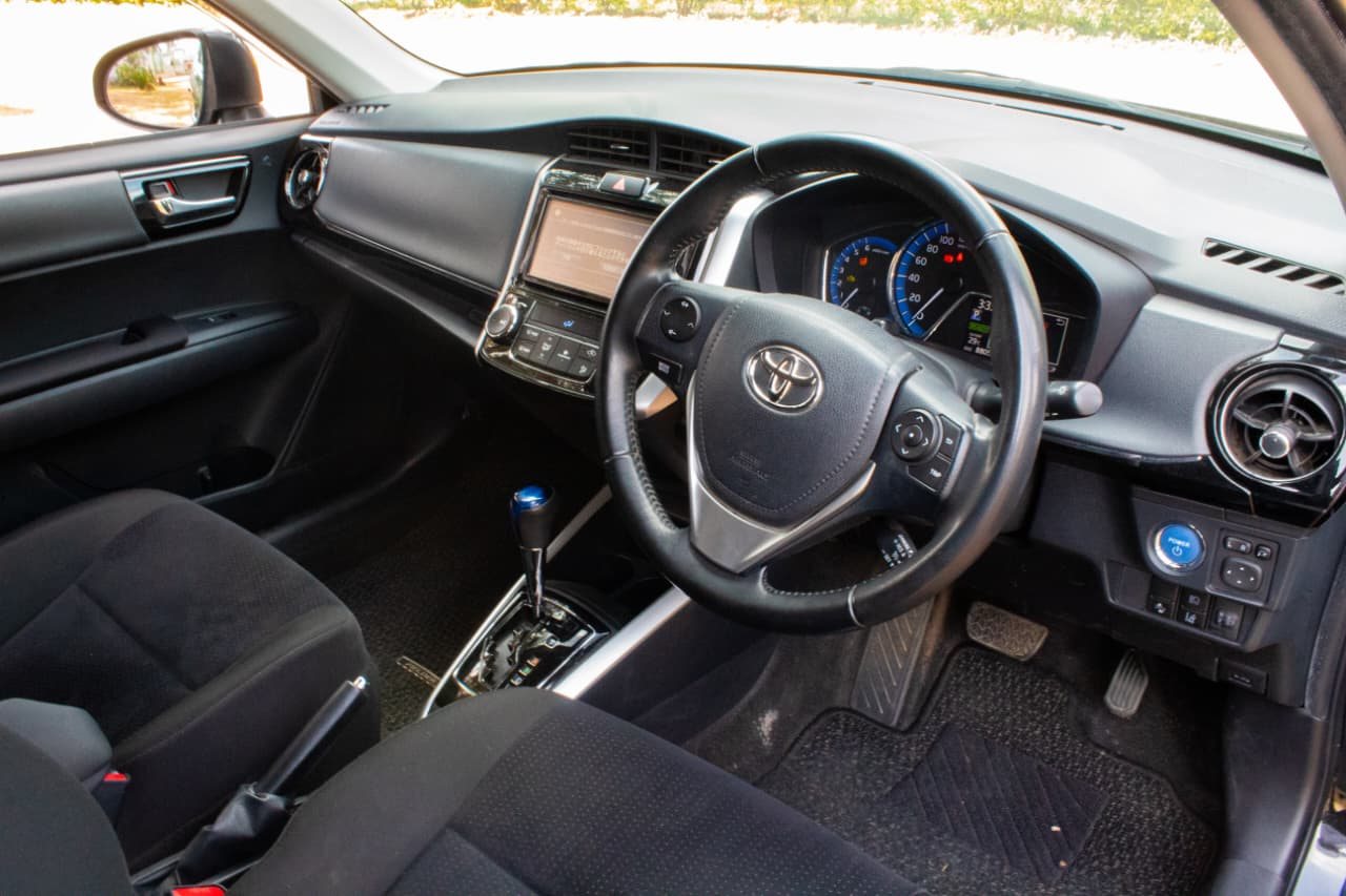 Vehicle photo thumbnail 4