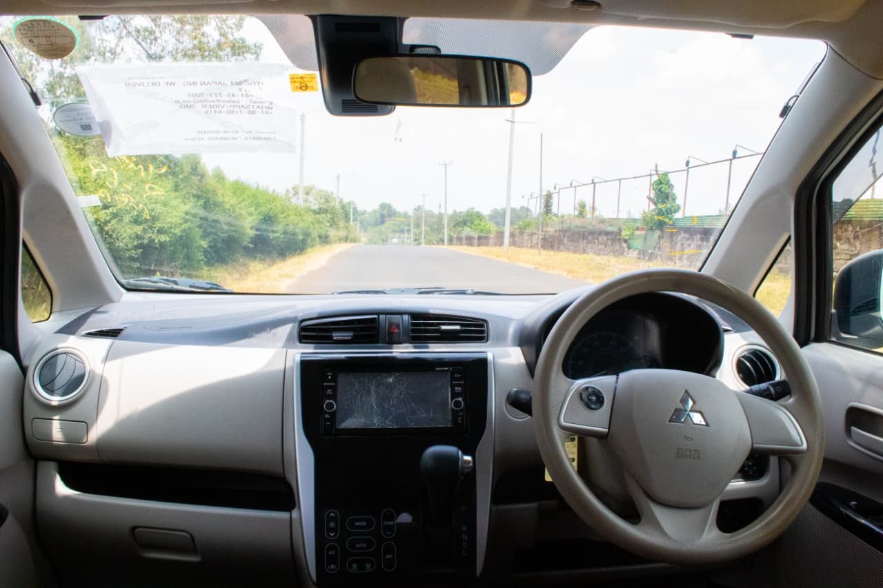 Vehicle photo thumbnail 4