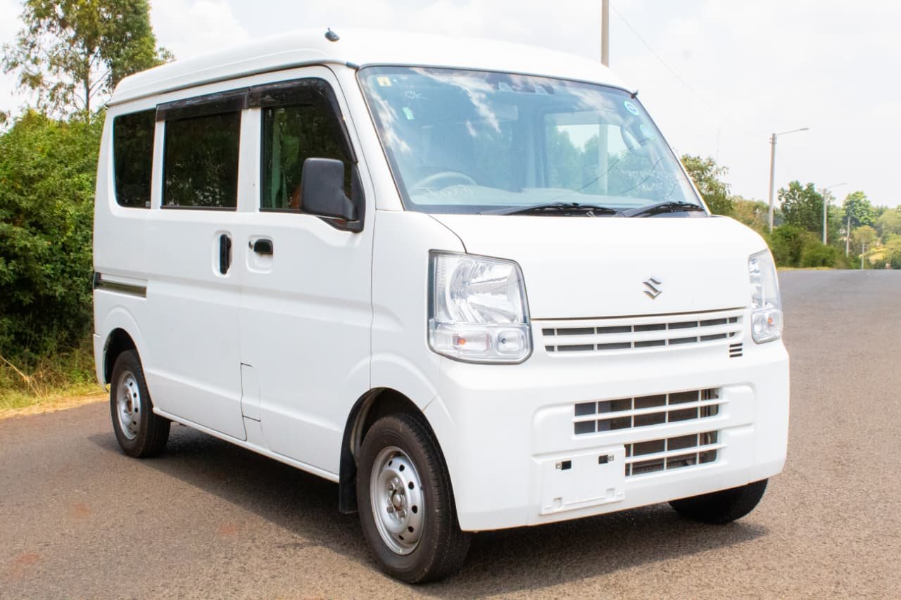 Vehicle photo thumbnail 7