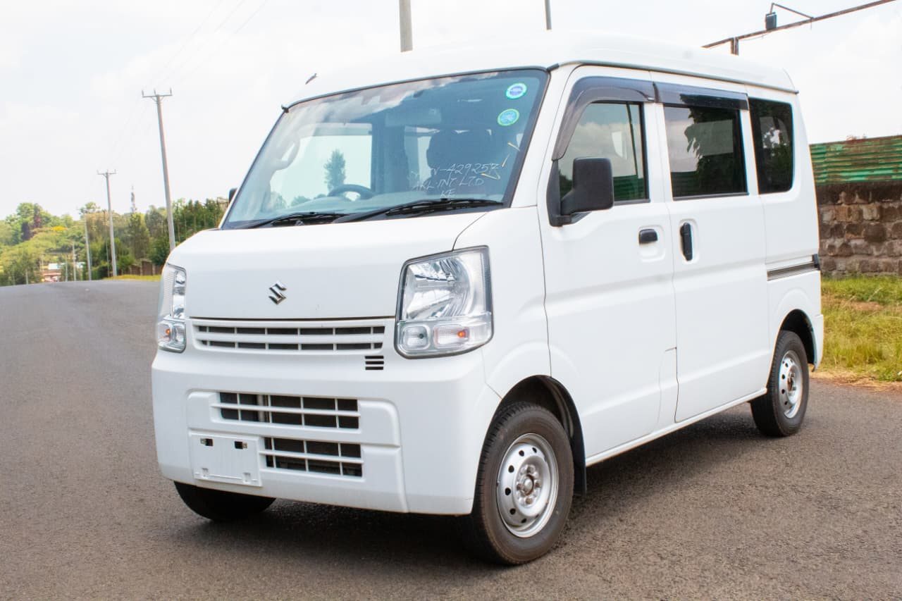 Vehicle photo thumbnail 6