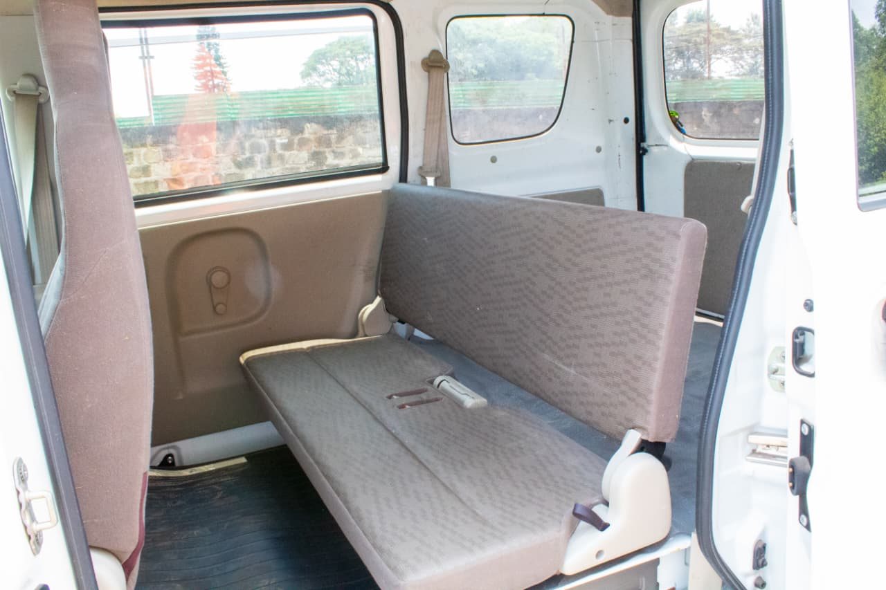 Vehicle photo thumbnail 4